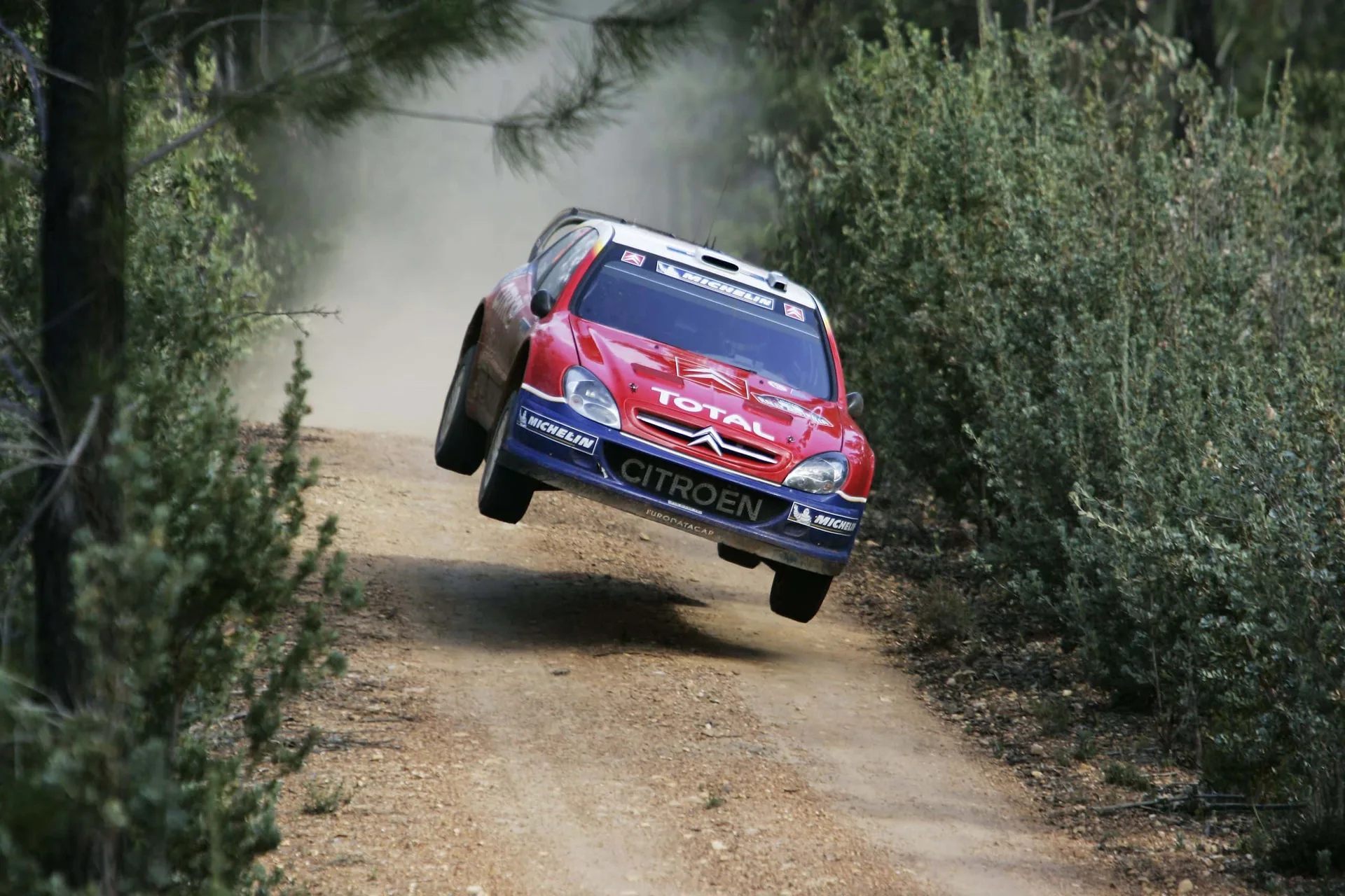 Sébastien Loeb dominated the 2005 WRC season